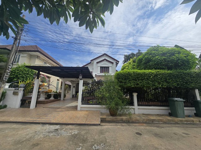 บ้าน สีวลี ติวานนท์ ปากเกร็ด ขนาดเท่ากับ 76 Square Wah 0 Ngan 0 Rai 4 BR 7700000 บาท ราคาดีๆ บ้านสวยพร้อมอยู่